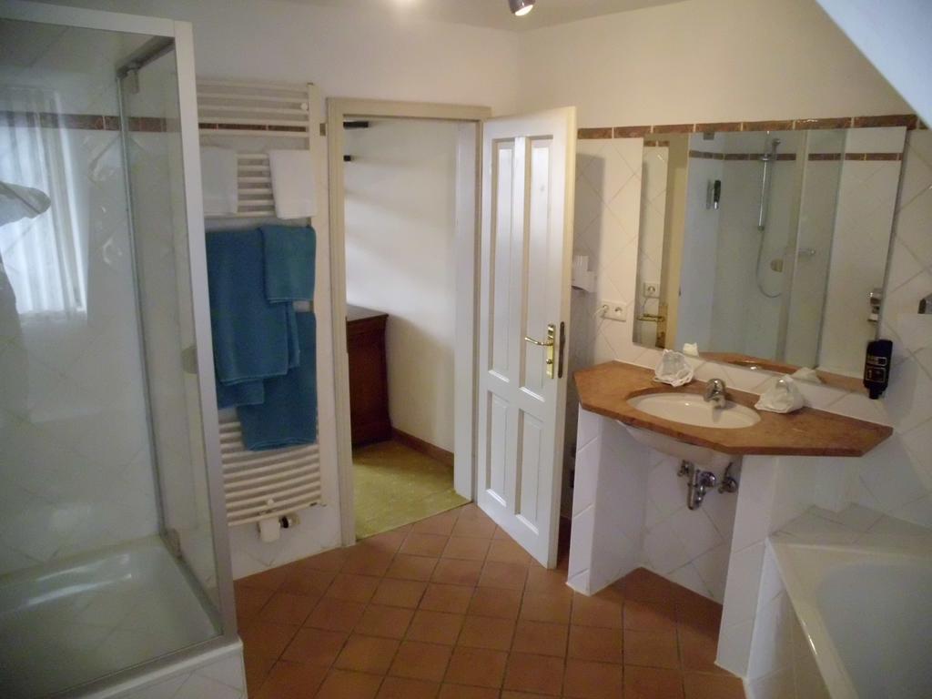 Hotel Freihof Вислох Экстерьер фото
